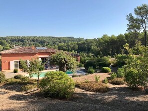 Outdoor pool - Villa with swimming pool in a quiet natural park (Lorgues)