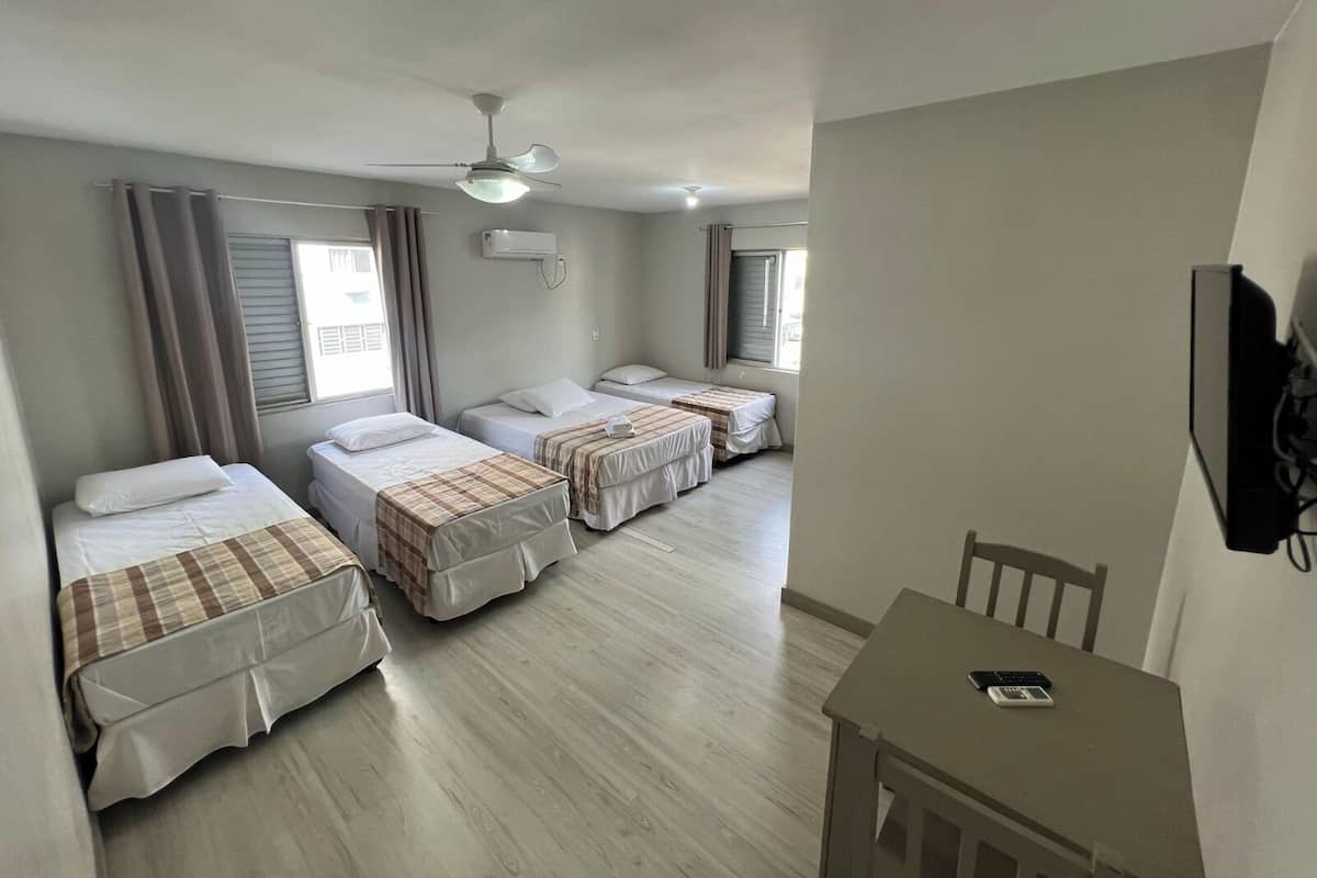 Loft familiar | 1 dormitorio, escritorio, wifi gratis y ropa de cama
