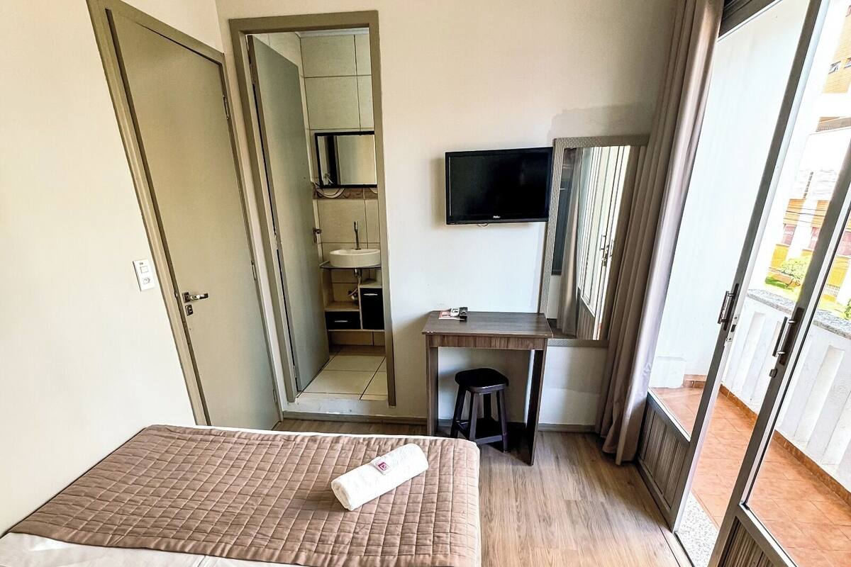 Superior Room | Desk, WiFi (free), bed sheets
