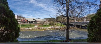 Condo On Little Pigeon River In DwTn Pigeon Forge