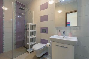 Shower, hair dryer, towels - Villa Vita in Svetvincenat (Svetvincenat)
