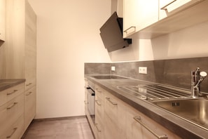 Kühlschrank, Herdplatte, Geschirrspüler