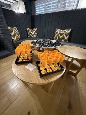 Maison Exclusive, salle de bains privée, vue jardin (The Kings Head ) | Bar lounge