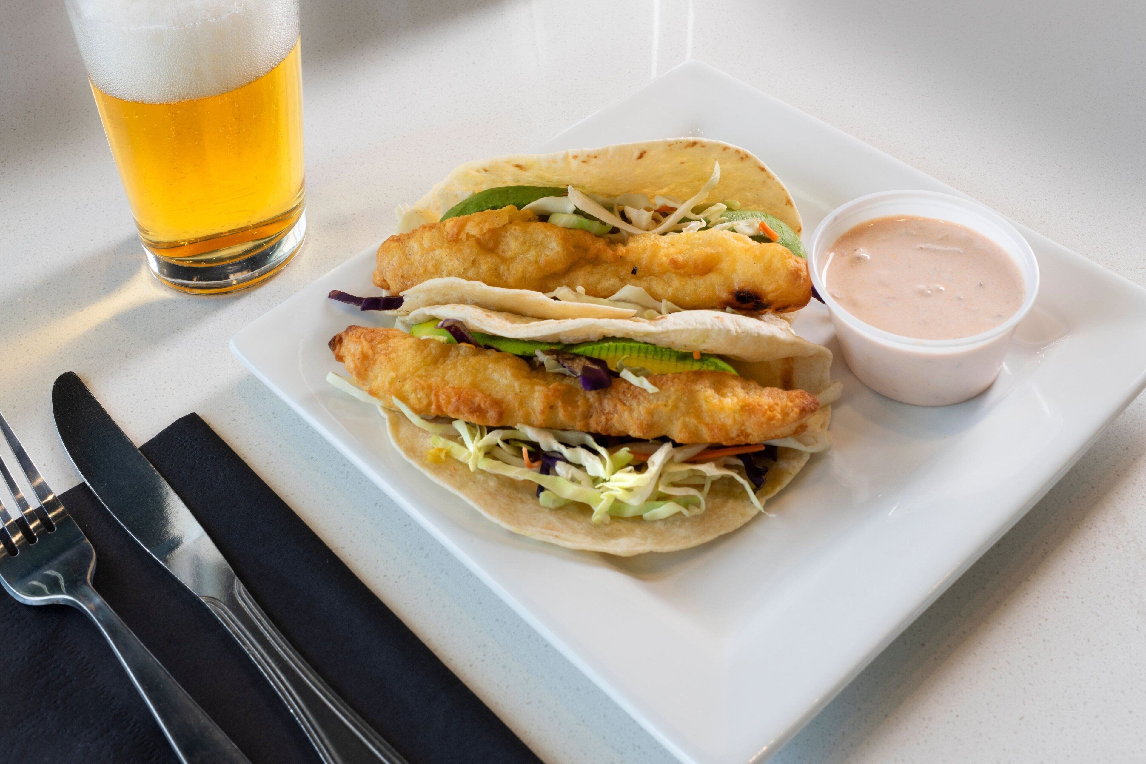 breakfast and dinner served, american cuisine