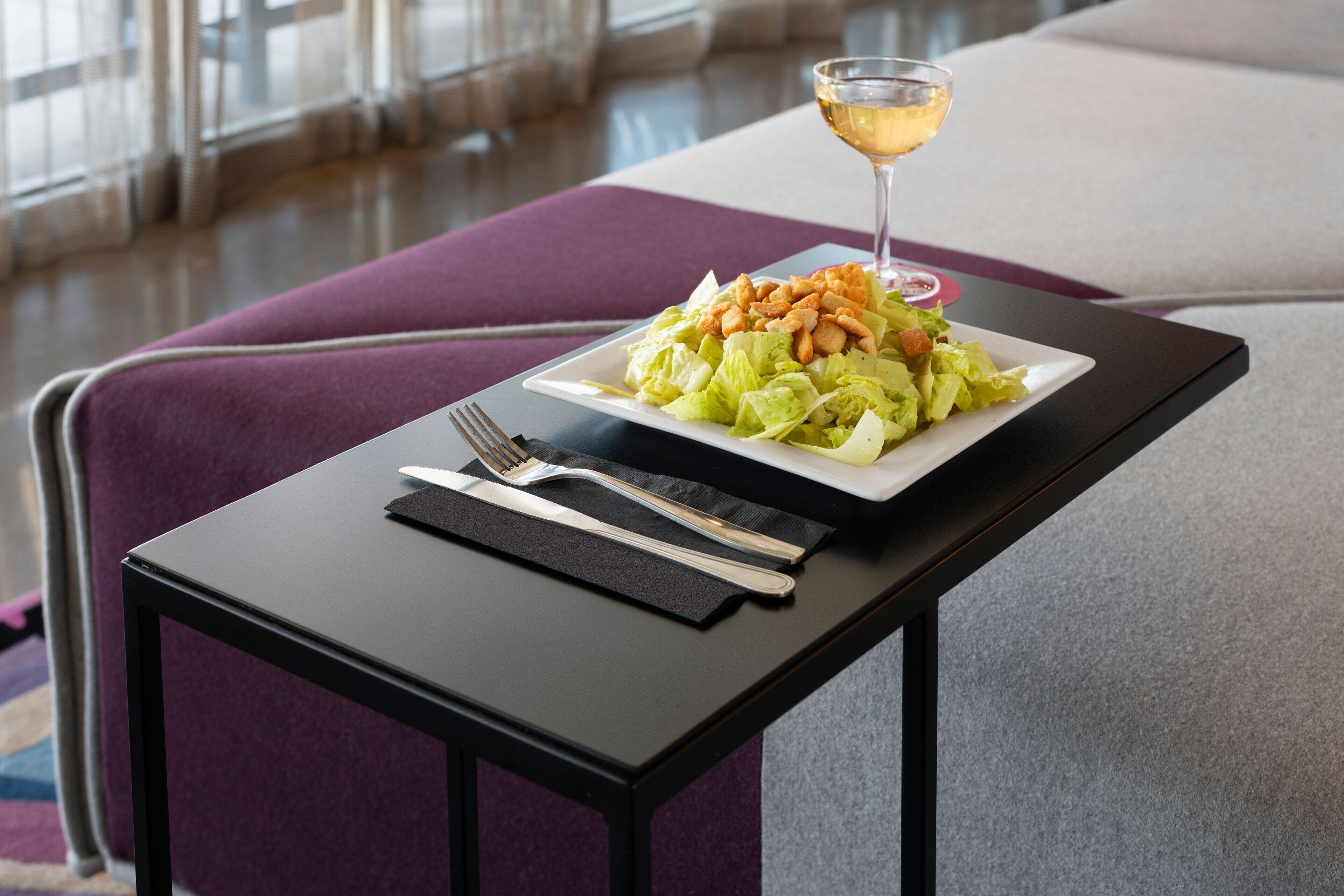 breakfast and dinner served, american cuisine