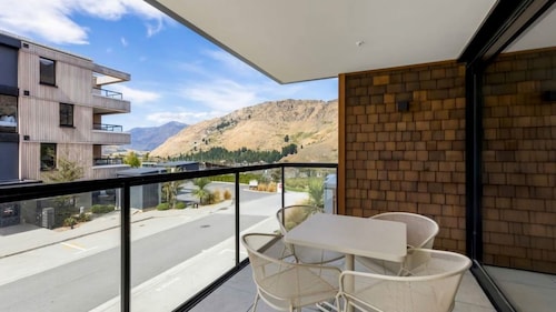 Suki Apartment at the base of Coronet Peak