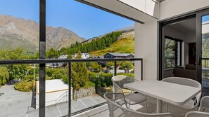 Dining - Riverview Penthouse - Apartment 19 (Queenstown)