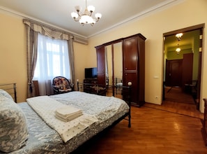 1 bedroom, desk, free WiFi
