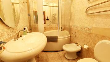 Standard-Apartment | Badezimmer