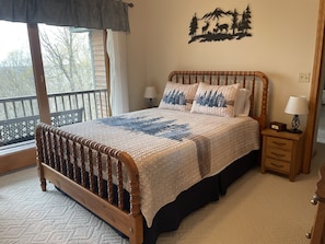 4 bedrooms, iron/ironing board, travel crib, free WiFi
