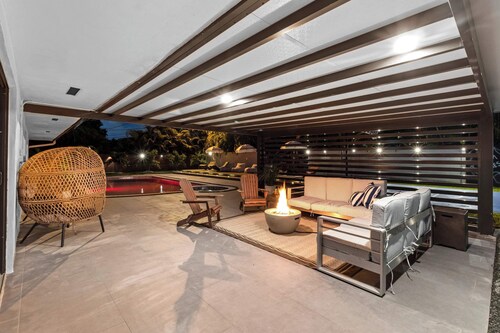 Fab Villa w/Terrace+Grill+Billiards | Top Location