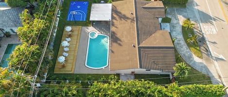Outdoor pool, a heated pool