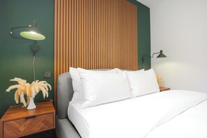 1 chambre, bureau, fer et planche à repasser, Wi-Fi