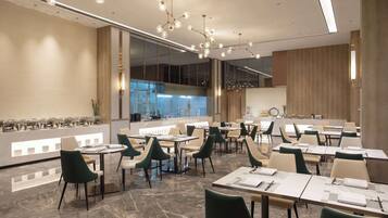 Breakfast, lunch, dinner served; Chinese cuisine