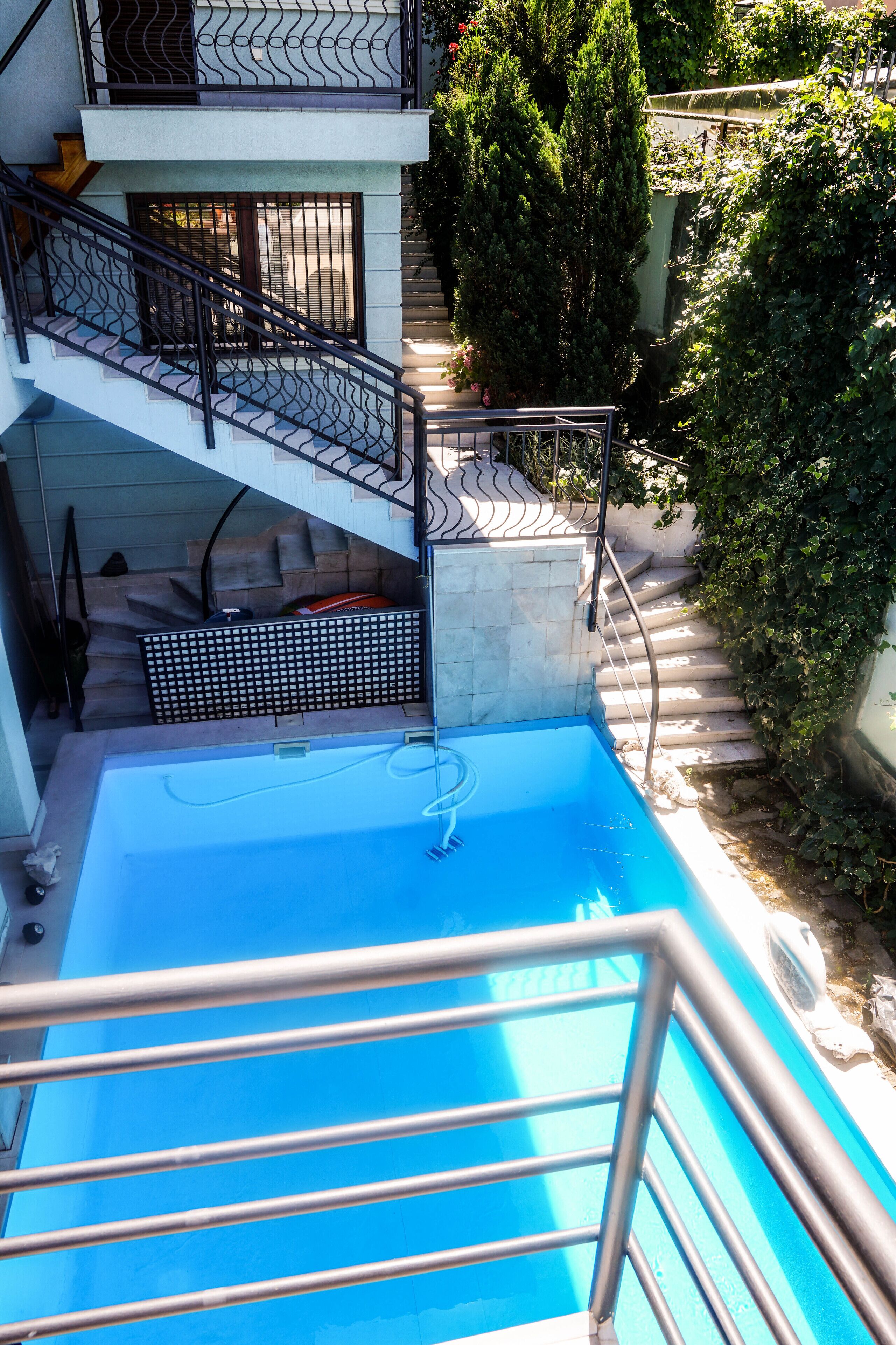 Innenpool, Außenpool