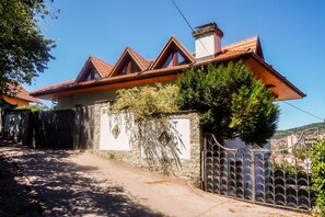 Exterior - Rezidental House, apartman, pool, home, big home, hotel (Sarajevo)