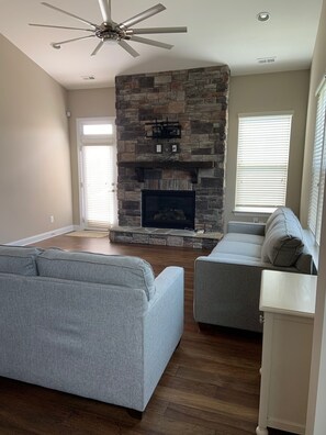 Smart TV, fireplace, offices