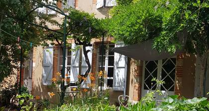 Large bedroom (3 + 1 baby ) & Dining area in a country village -