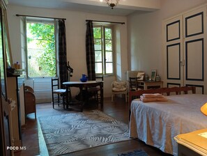 1 bedroom, desk, travel crib, free WiFi