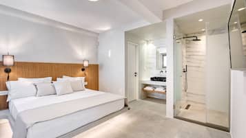 Luxury Villa | Bathroom | Shower, designer toiletries, hair dryer, bathrobes