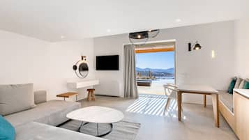 Design Suite, 1 Queen Bed with Sofa bed | View from room