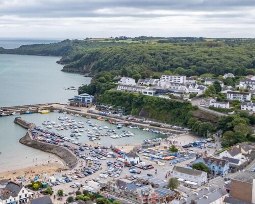 Ivydene - Beautiful Cottage Stone Throw From Beach Wonderful Sea Views