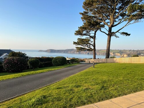Beautiful Sea view apartment in Carlyon Bay