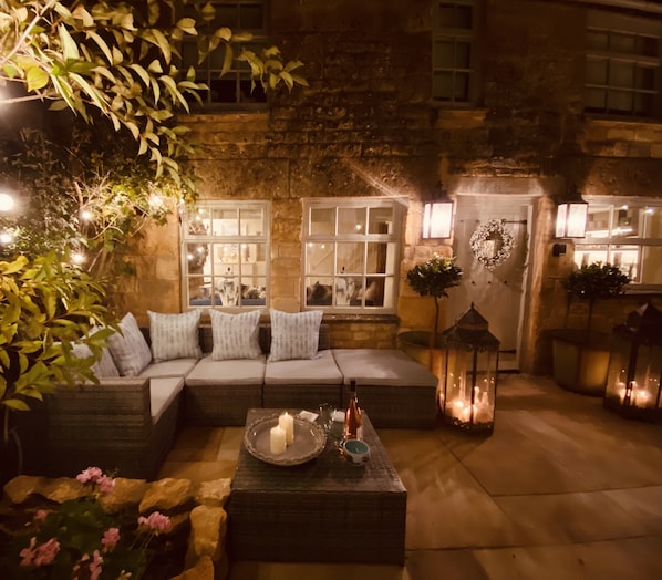 المنشأة من الداخل