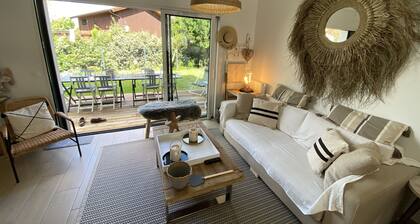 TrĂšs jolie villa neuve avec piscine et boulodrome typique du Bassin pour 9 pers