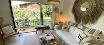 Very pretty new villa with swimming pool and boulodrome typical of the Basin for 9 people