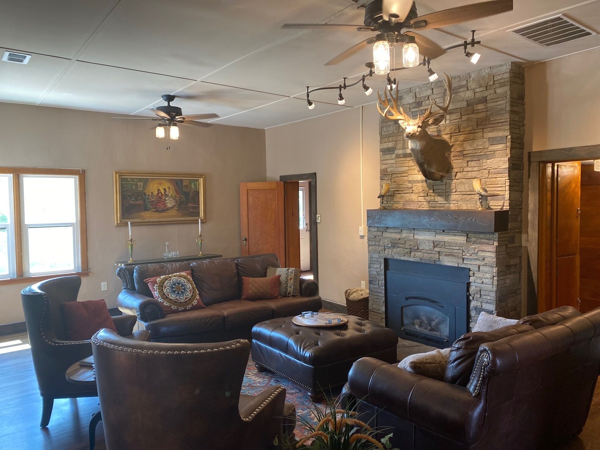 Smart-TV, peis og DVD-spiller