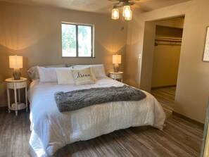 8 bedrooms, desk, free WiFi, bed sheets