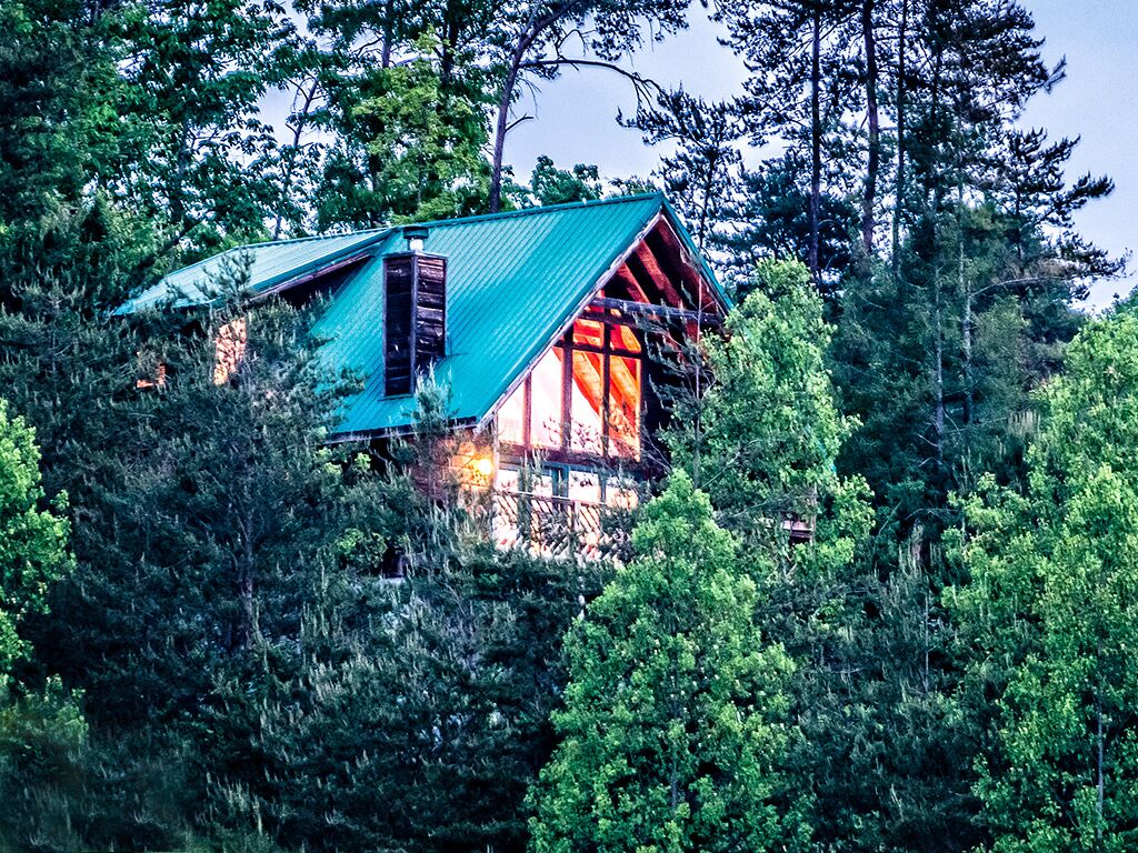 Crimson Clover- Beautiful mountain view! And conveniently close to Downtown!