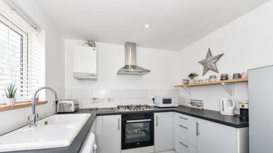 The Little House, Boutique Home Near the sea