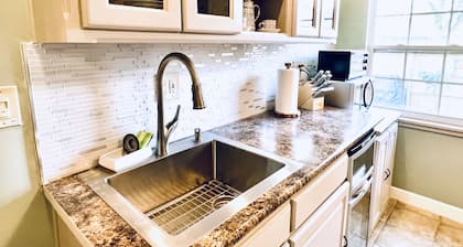 Yellow Guest House near I-40 and I-27