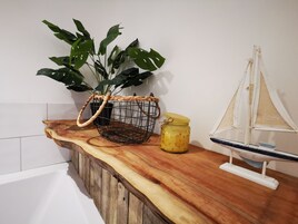 House, Private Bathroom, Partial Sea View (beach side private estate) | Bathroom