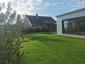 Bungalow, salle de bain attenante | Jardin