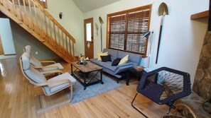 Smart-TV, peis og bøker