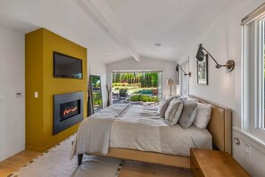 2 bedrooms, iron/ironing board, travel cot, free WiFi