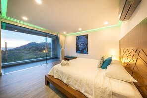 4 bedrooms, in-room safe, iron/ironing board, free WiFi - Luxury Villa #10 Private Pool, Oceanview, & Complimentary Concierge Services (Playa Hermosa)