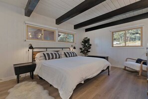 3 bedrooms, iron/ironing board, free WiFi, bed sheets - Modern A-Frame Cabin in Mammoth (Mammoth Lakes)
