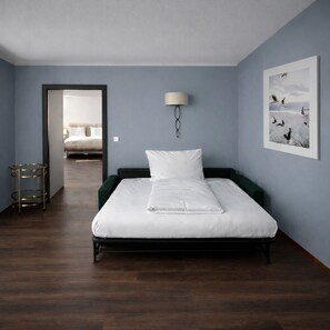 Large 1 Bedroom Apartment, 2 Sofa Beds | Living area