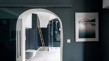 XL 1 Bedroom Apartment, 2 Sofa Bed | Bagno | Doccia, articoli per l'igiene personale ecosostenibili, asciugacapelli