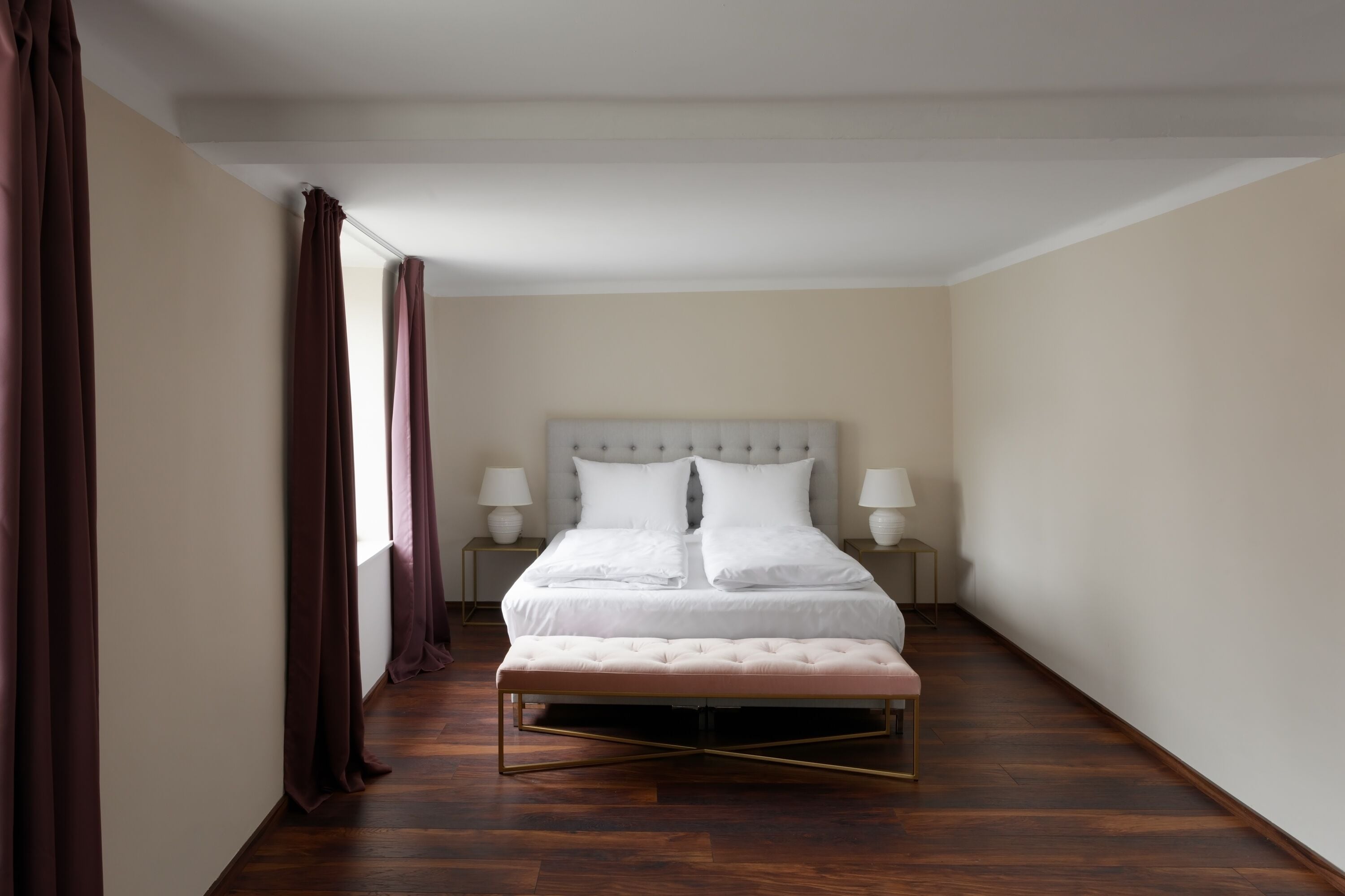 Large 1 Bedroom Apartment with Sofa Bed