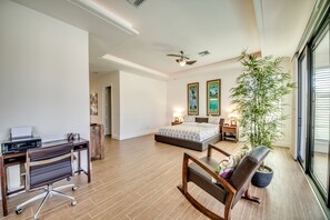 4 bedrooms, desk, free WiFi