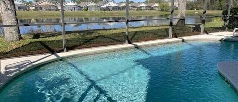 Beheizter Pool