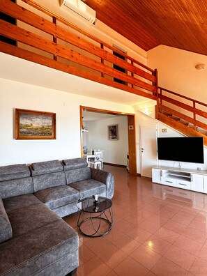 TV - Apartment in Murter with Seaview, Terrace, Air condition, WIFI (5026-3) (Murter)