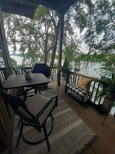 River View Retreat- So Cute, So Cozy- Short Walk to SRP Park & Downtown Augusta