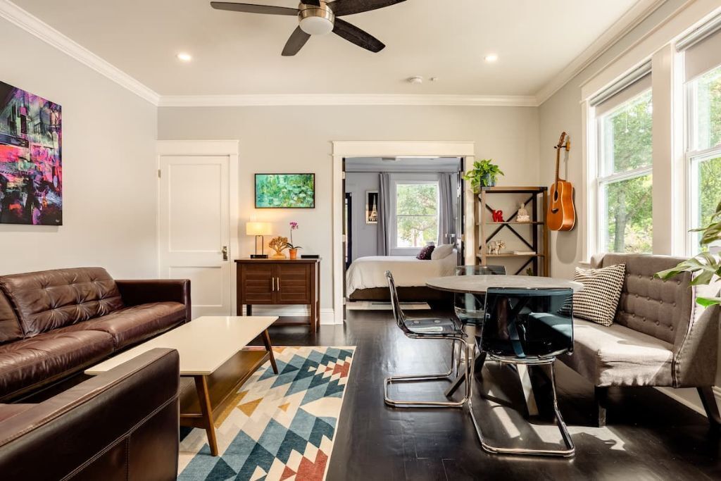 Charming, Cozy 2-BR Apt Near Downtown Tampa