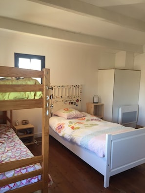 3 Schlafzimmer, Reisekinderbett, kostenloses WLAN